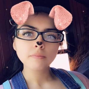 Meet your Posher, Alma